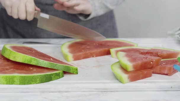 Scheiben Frische Saftige Wassermelone — Stockvideo