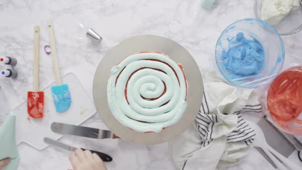 Vanilla round cake — Stock Video