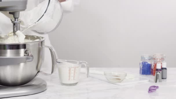 Vanilyalı Kek Pastayı Kremayla Hazırlama Adımları — Stok video