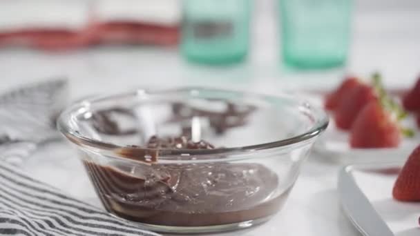 Preparing White Dark Chocolate Dipped Strawberries — Stock Video
