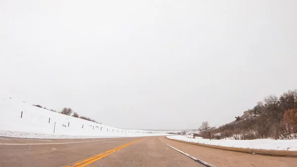 Dirigir Uma Estrada Rural Nos Subúrbios Americanos Manhã Inverno — Fotografia de Stock