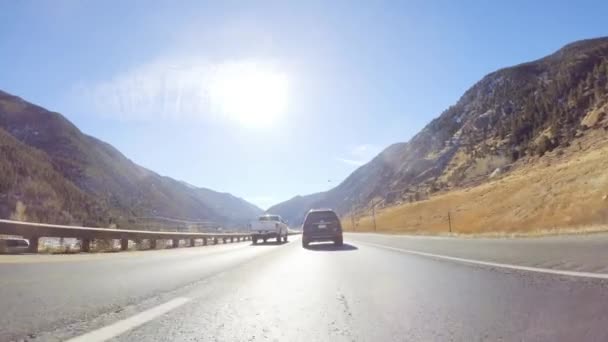 Condução Vista Montanhas — Vídeo de Stock