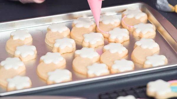 Pas Pas Décorer Les Biscuits Sucre Licorne Avec Glaçage Royal — Photo