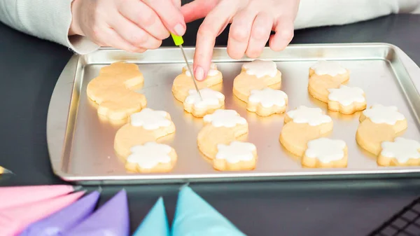 Decorating Unicorn Sugar Cookies Multi Color Royal Icing — Stock Photo, Image