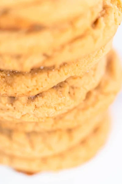 Pilha Biscoitos Caseiros Manteiga Amendoim Recém Assados — Fotografia de Stock