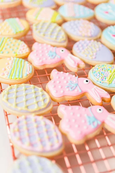 Pasen Suiker Koekjes Versierd Met Koninklijke Glazuur Van Verschillende Kleuren — Stockfoto