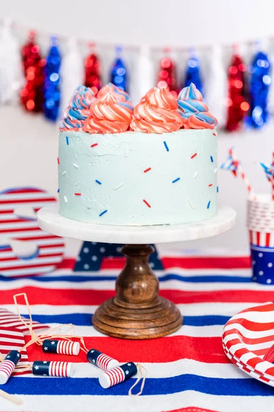 Rood Wit Blauw Ronde Vanille Cake Met Boterroom Glazuur Voor — Stockfoto