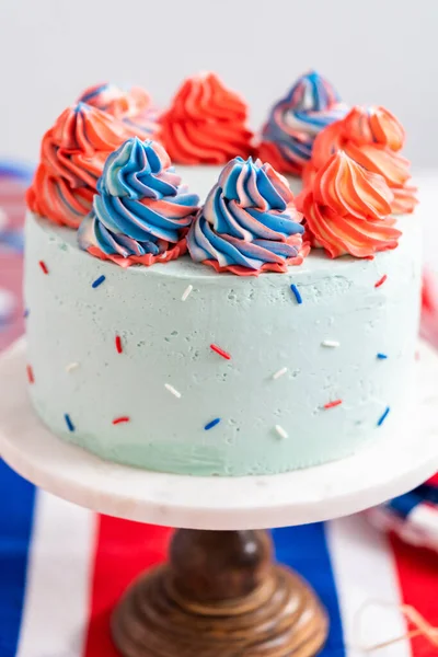 Rood Wit Blauw Ronde Vanille Cake Met Boterroom Glazuur Voor — Stockfoto