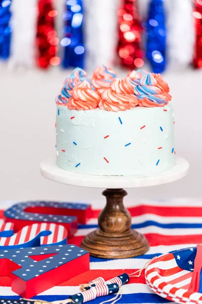 Rood Wit Blauw Ronde Vanille Cake Met Boterroom Glazuur Voor — Stockfoto