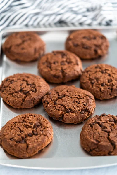 Freshly Baked Double Chocolate Chip Cookies Baking Sheet — Stock Photo, Image