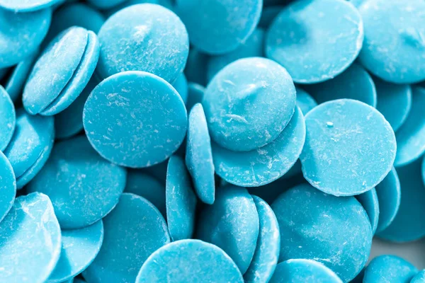 Синие Круглые Шоколадные Стружки Таяния Шоколада — стоковое фото