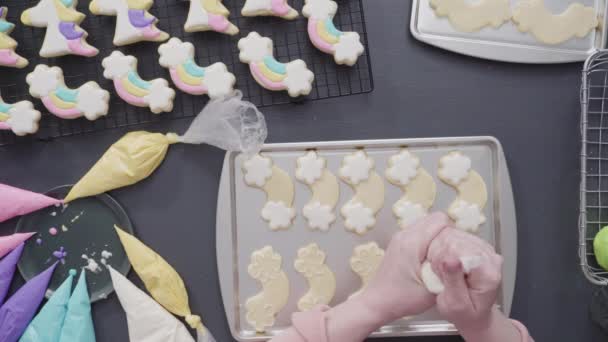 Decorare Biscotti Zucchero Unicorno Con Glassa Reale Multicolore — Video Stock