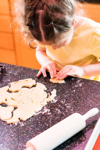 Little Girl Baking Sugar Cookies Kitchen — Stock Photo, Image