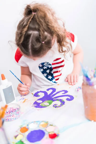 Meninas Estão Pintando Tela Julho Festa — Fotografia de Stock