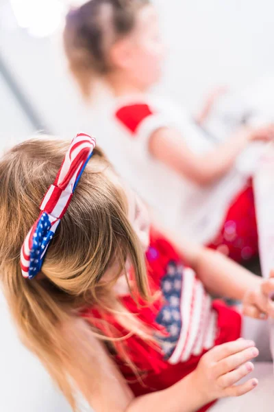 Little Girls Painting Canvas July 4Th Party — Stock Photo, Image