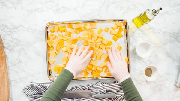 Condimento Calabaza Mantequilla Con Aceite Sal Pimienta Para Asar Horno — Foto de Stock