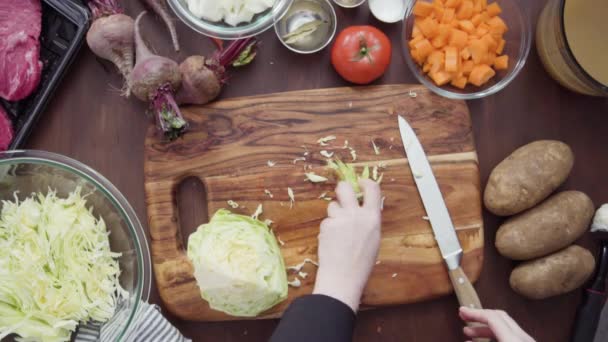 Corte Pequenos Cubos Para Sopa Beterraba Borscht — Vídeo de Stock