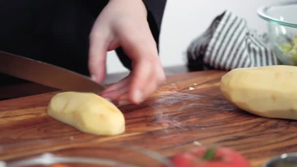 Corte Pequenos Cubos Para Sopa Beterraba Borscht — Vídeo de Stock