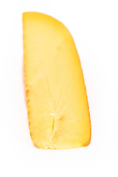 Große Scheibe Geräucherter Gouda Käse Auf Weißem Hintergrund — Stockfoto