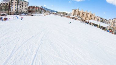 Steamboat Springs, Colorado, ABD-9 Aralık 2018 - Dağ kayak merkezinin kış manzarası.