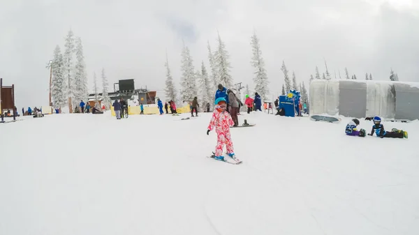 Denver Colorado Abd Aralık 2018 Alp Dağlarında Kayak Yapmayı Öğrenen — Stok fotoğraf
