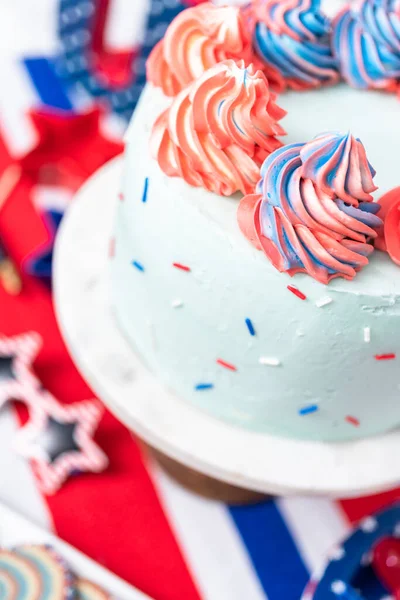 Kuchen Plätzchen Und Obst Und Gemüsetablett Bei Der Feier Juli — Stockfoto