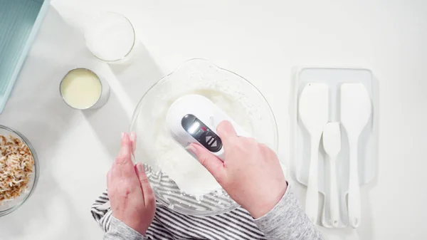 Ett Platt Ligg Blandning Ingredienser Glasblandningsskål För Att Förbereda Hemlagad — Stockfoto