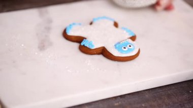 Adım adım. Noel için kraliyet kremalı zencefilli ekmek ve şekerli kurabiyeler..