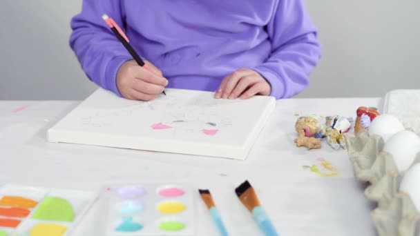 Petite Fille Peinture Sur Toile Avec Peinture Acrylique — Video