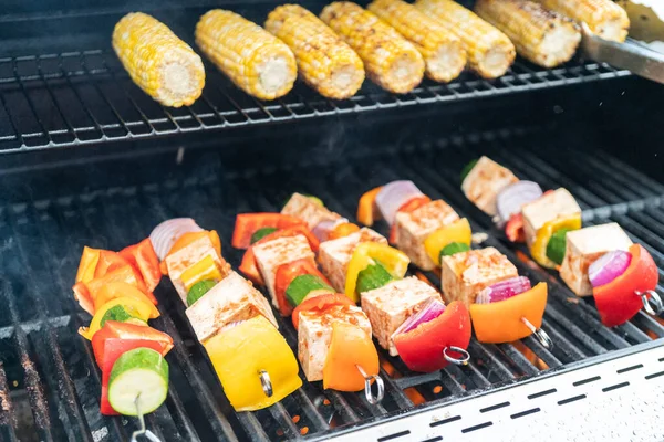 Grilling Vegetarian Tofu Kebab Vegetables Marinated Spicy Sauce — Stock Photo, Image