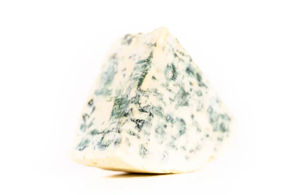 Rebanada Grande Queso Azul Sobre Fondo Blanco — Foto de Stock