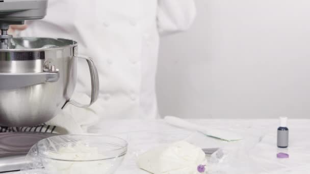 Schritt Für Schritt Zutaten Stehenden Küchenmixer Mischen Buttercreme Zuckerguss Machen — Stockvideo