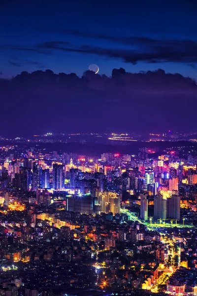 Vista nocturna de la ciudad en Fuzhou, China —  Fotos de Stock