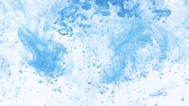 Nube di inchiostro colorato cresce in acqua — Video Stock