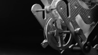 Eski vintage seyretmek mekanizması çalışma makro siyah ve beyaz.