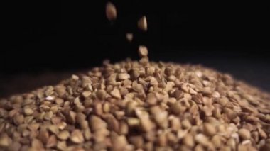 Makro karabuğday kabuğu çıkarılmış tane Buğday yığını dökülür