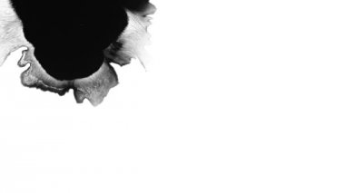 Beyaz mürekkep kanama Bloom üzerinde mürekkep Bloom.