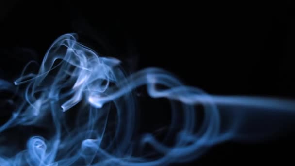 Abstracte witte rook op zwarte achtergrond, rook achtergrond, blauwe rook achtergrond — Stockvideo