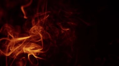 Siyah arkaplanda kırmızı duman
