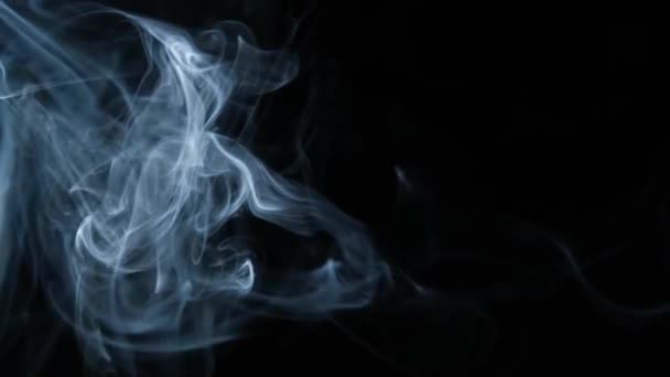 Prawdziwy dym na czarnym tle — Wideo stockowe