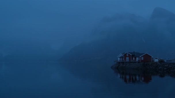 Hamnoy på våren natten, Lofoten öarna, Norge — Stockvideo