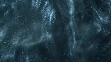 Suboya gümüş mürekkep düştü, tepki, soyut bulut oluşumları ve siyah üzerinde metamorfoz oluşturma. Sanat geçmişi. Yavaş çekim. 4k