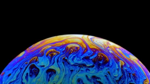 Blaue Blase, Wirkung von Chemikalien, Temperatur und Wasser. Wetter auf der Erde simulieren. — Stockvideo