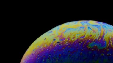 bulaşık sabunu ile yapılan makro sabun köpüğü. soyut renk