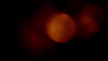 Açık kırmızı soyut Bokeh Efekti. Altın soyut arkaplan