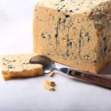 Kalıp ile sarı peynir