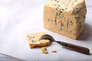 Olgun mavi Stilton peyniri. Peynir