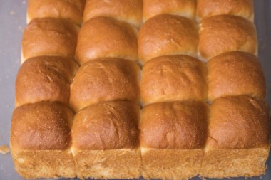 Çorba lezzetli ev yapımı ekmeği pampushki. Yakın çekim 