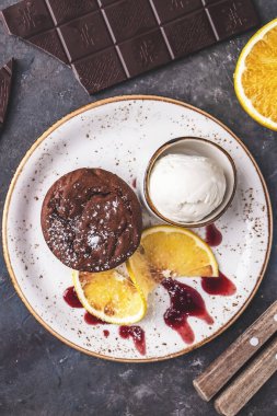 Dondurmalı çikolatalı şekerleme. Üst Manzara. Renkli fotoğraf
