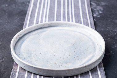 Kopyalama alanı olan boş yuvarlak tabak. 